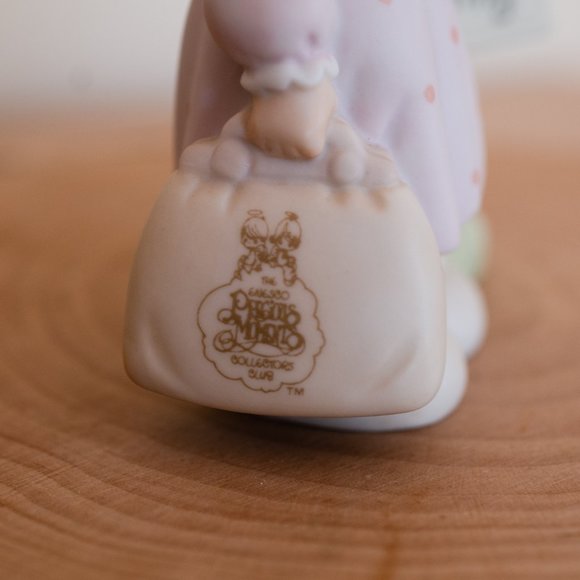 Precious Moments Loving Caring and Sharing Along the Way, 1992, Girl with suitca - Picture 2 of 5